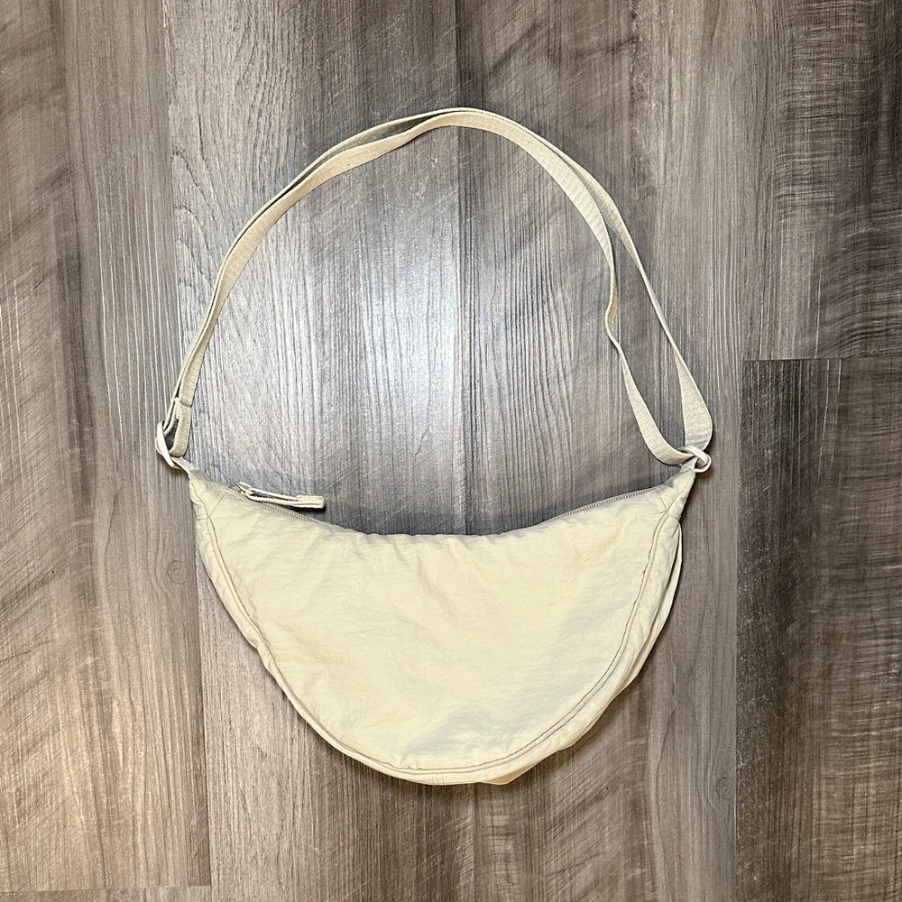 Uniqlo Small Nylon Cream Shoulder Bag - Picture 1 of 7